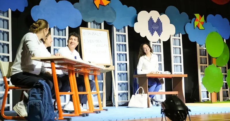 Halkbank Çocuk Tiyatrosu Türkiye’yi Dolaşmayı Sürdürüyor