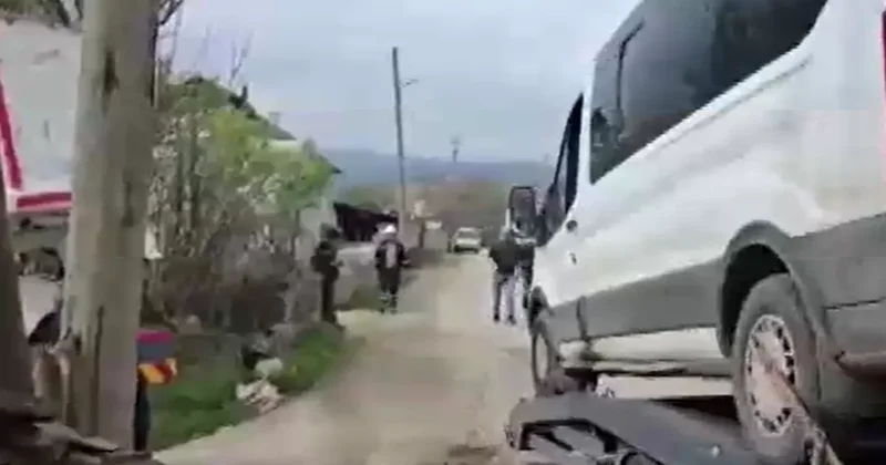 Samsun’da okul servisi direğe çarptı! 13 yaralı