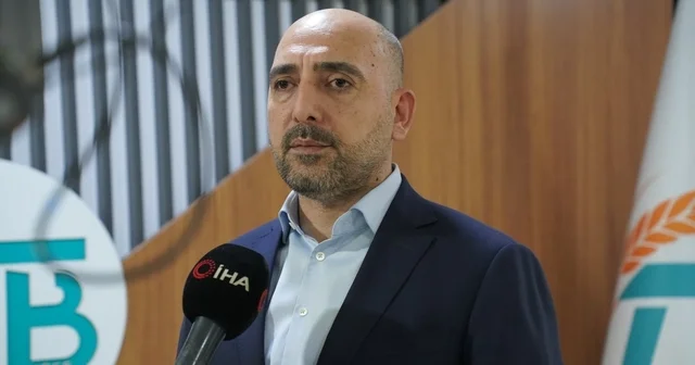 Kayseri de kurbanlık hayvanlarda sıkıntı yok Kayseri Ticaret Borsası Başkanı Recep Bağlamış: 460 bin civarında büyükbaş, 1 milyon 150 bin civarında küçükbaş hayvan sayımız var Kayseri Haberleri