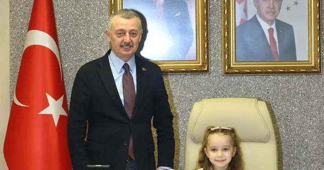 Koltuğu devralan minik başkan ilk talimatlarını verdi Kocaeli Haberleri