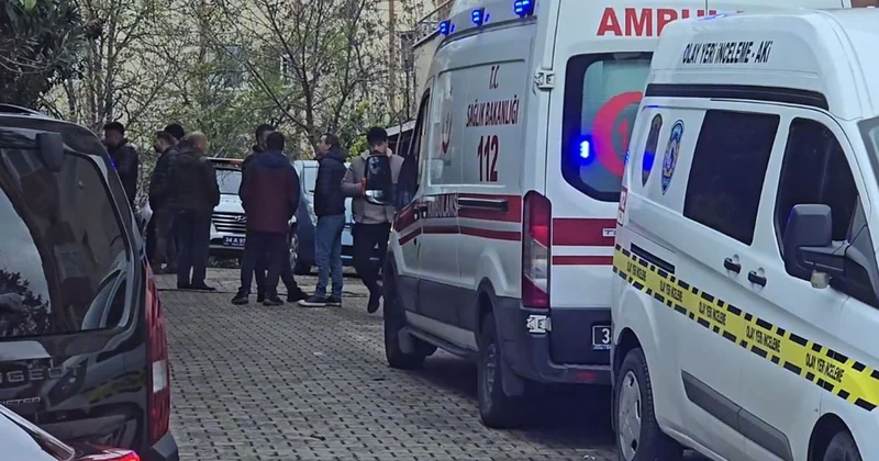 Üsküdar da aile faciası: Anne ve babasını öldürüp intihar etti