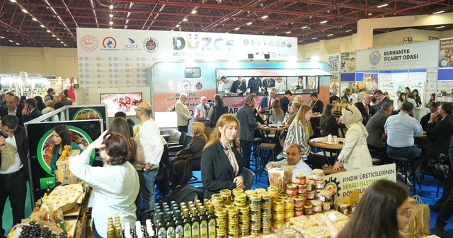 Uluslararası yöresel ürünler fuarda Düzce standına büyük ilgi Standı ziyaret edenler Düzce nin yöresel ürünlerini tattı Düzce Haberleri