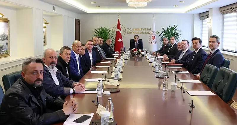 Bakan Bayraktar, maden işçilerini kabul etti