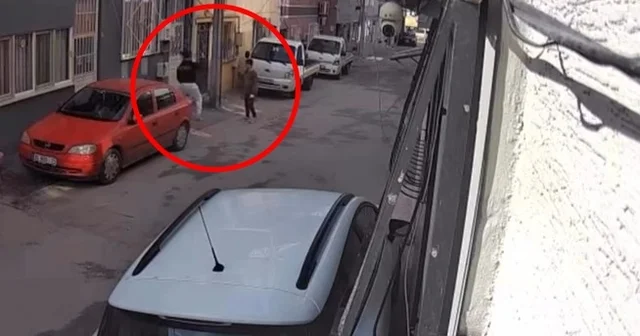 Doğal gaz kutusunu yumruklayıp kırdılar; o anlar kamerada Bursa Haberleri