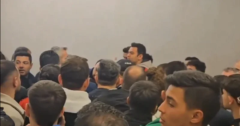 Konya da maç sonu VİP tribünü karıştı: Ne olması gerekiyor istifa etmen için? Futbol Haberleri