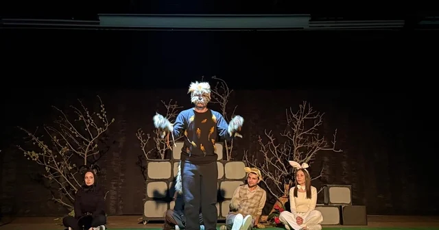 Erzincan da çocuklara özel tiyatro gösterisi sahnelendi Erzincan Haberleri