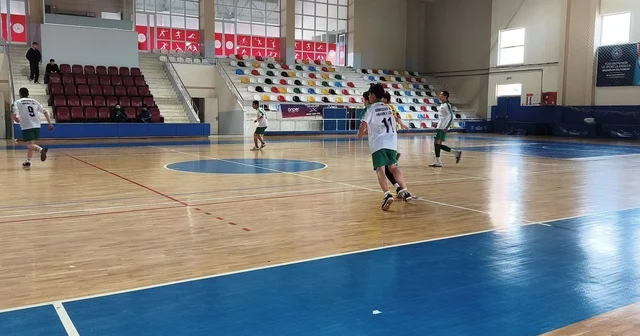 İmam hatip spor oyunları heyecanla sürüyor Düzce Haberleri