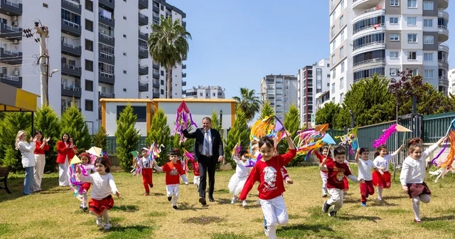 Mezitli de çocuklar Başkan Tuncer le uçurtma uçurdu Mersin Haberleri