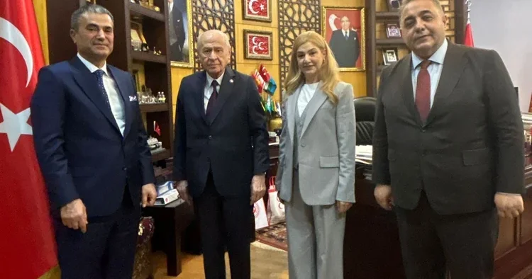 MHP lideri Devlet Bahçeli Demirören Medya heyetini kabul etti: Uzak Şehir i kaçırmadan izliyorum