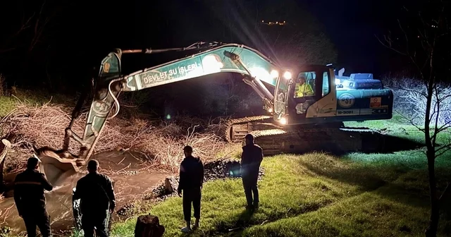 Çardaklı Deresi nde taşkın kontrol altına alındı Erzincan Haberleri