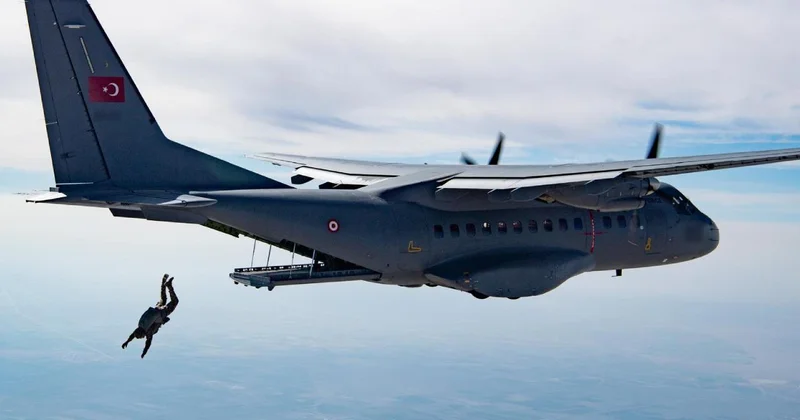 NATO dan Türk paraşütçü paylaşımı