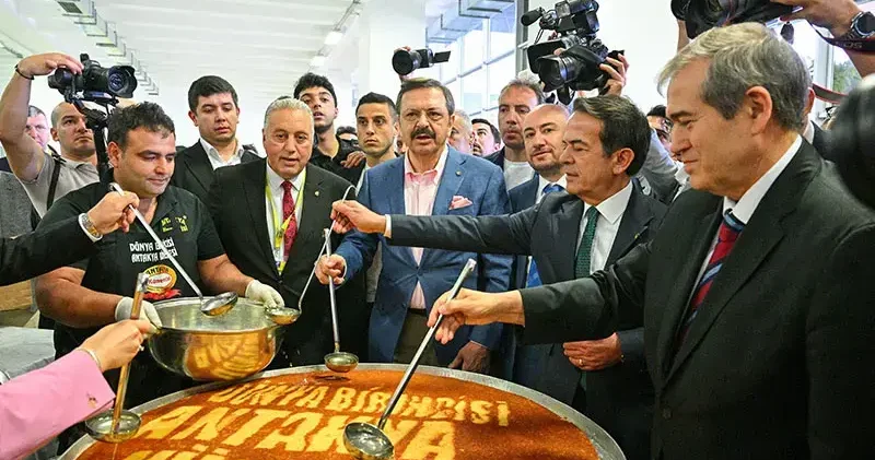 Türkiye nin yöresel ürünleri Antalya da buluştu