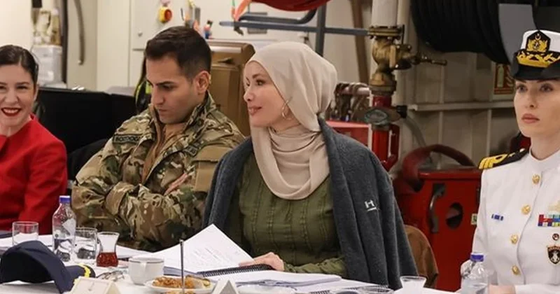 Yıllar sonra setlere döndü: Gamze Özçelik okuma provasındaki haliyle dikkat çekti Sözcü Gazetesi