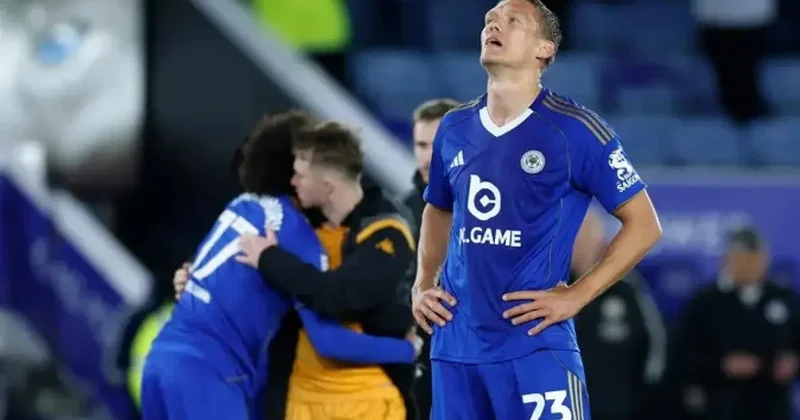 Hull City, Premier Lig in eski şampiyonunu küme düşürdü