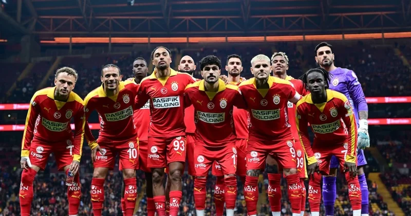 Galatasaray da tribünlerden milli futbolcuya şok tepki! Sözcü Gazetesi