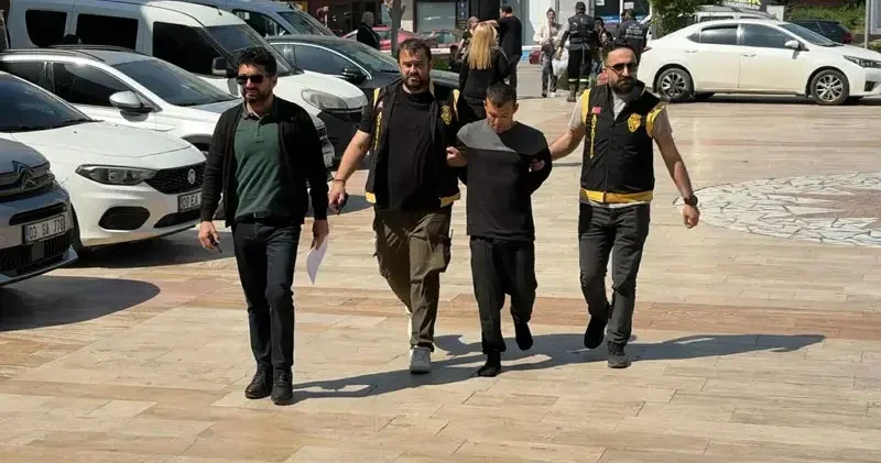 Polisi karşısında gören firari hükümlü, ayakkabısız kaçmaya çalıştı