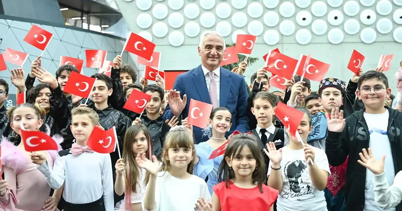 Yüzlerce sinema salonunda çocuklara özel uygulama! Bakan Ersoy dan ailelere davet