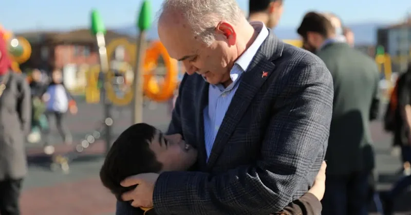 Düzce Belediye Başkanı Özlü den 23 Nisan mesajı