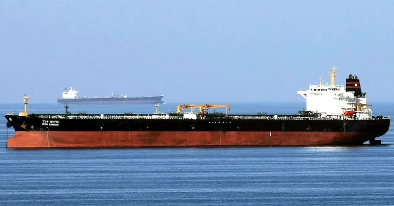 Ülkesine petrol yetiştirmek için ablukayı delen ilk gemi oldu: 450 bin varili aldı gidiyor Sözcü Gazetesi