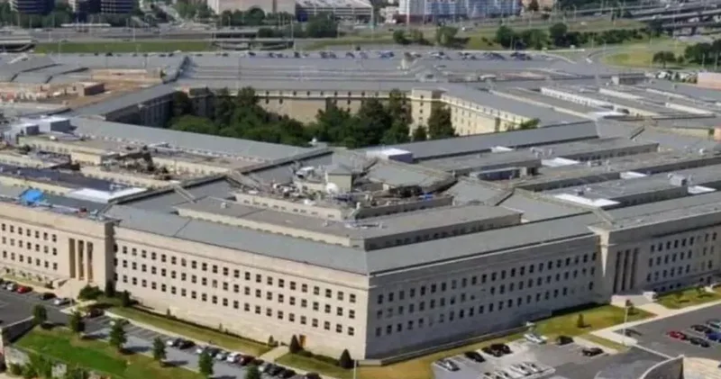 Pentagon yetkilisi askeri sırları flörtüne sızdırdı! Gizli kamera kaydıyla ifşa oldu