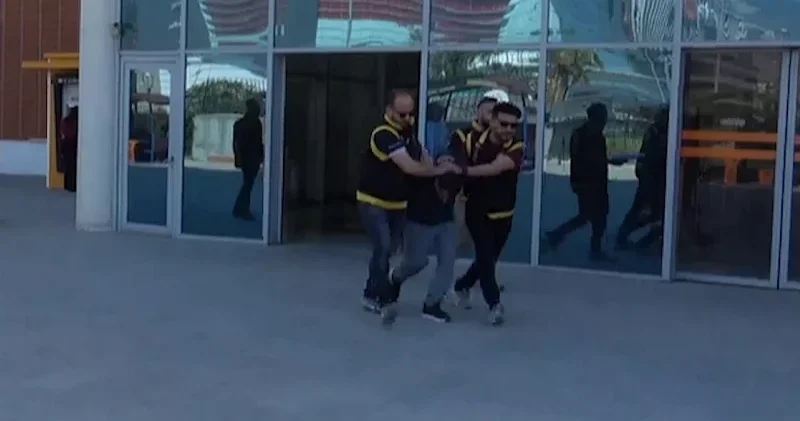 Hatay da satırla üç kişiyi yaralayan madde bağımlısı saldırgan tutuklandı Hatay Haberleri