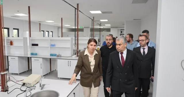 ADÜ Rektörü Kent, araştırma laboratuvarını inceledi Aydın Haberleri