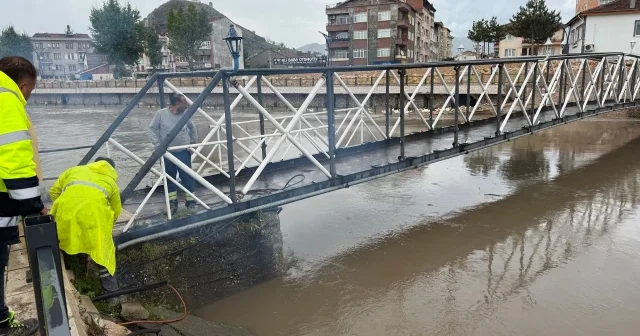 Taşkın riskine karşı Turhal da köprüler sökülüyor VİDEO İZLE