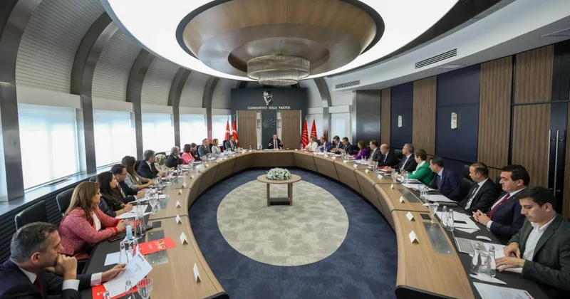Ankara da hareketli saatler: Özgür Özel den yeni hamle Sözcü Gazetesi