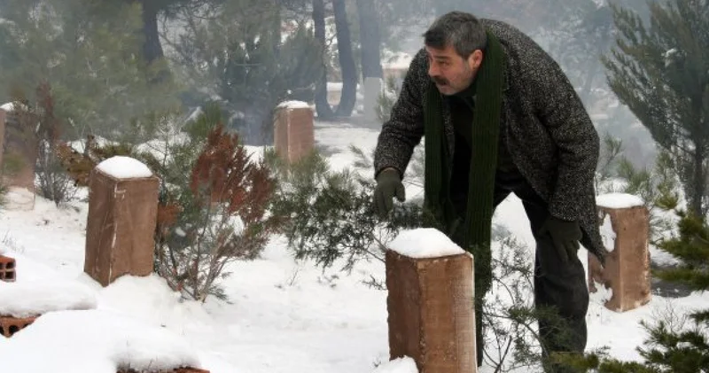 Sert görünüşlü babacan Kadir İnanır