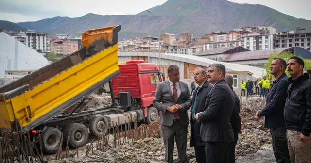 Hakkari de 6 bina tahliye edildi Vali İbrahim Taşyapan: Vatandaşlarımızın güvenliği önceliğimizdir Hakkari Haberleri