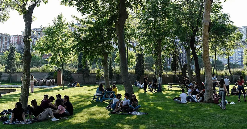 Öğrencilere ne olacak? YÖK ten kapatılan Bilgi Üniversitesi yle ilgili açıklama