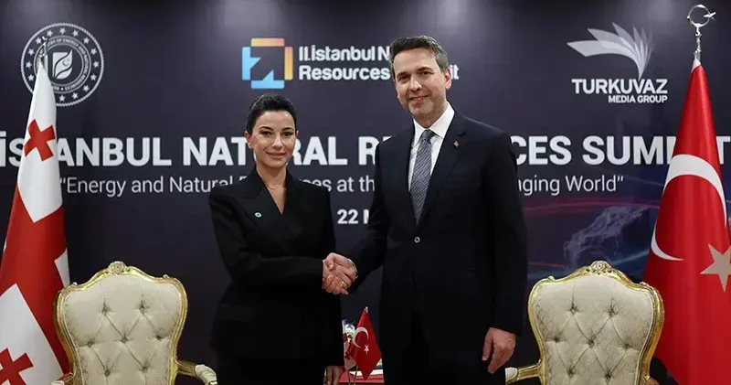Bakan Bayraktar, Gürcistan Ekonomi ve Sürdürülebilir Kalkınma Bakanı Kvrivishvili ile görüştü