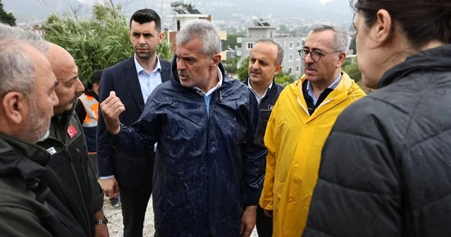 Başkan Öntürk, yağıştan etkilenen bölgelerde incelemelerde bulundu Hatay Haberleri