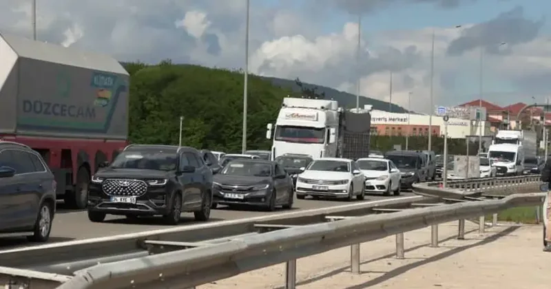 Bolu Dağı kilitlendi! Bayram göçü şimdiden başladı, kilometrelerce sürdü