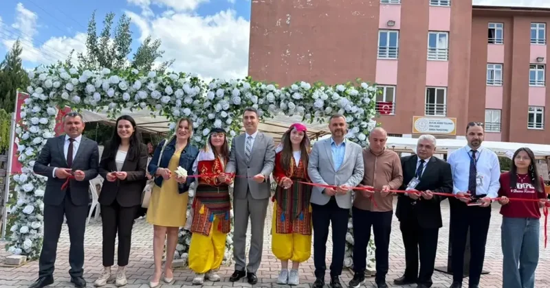 Bucak Adem Tolunay Fen Lisesi’nde TÜBİTAK Bilim Fuarı açıldı