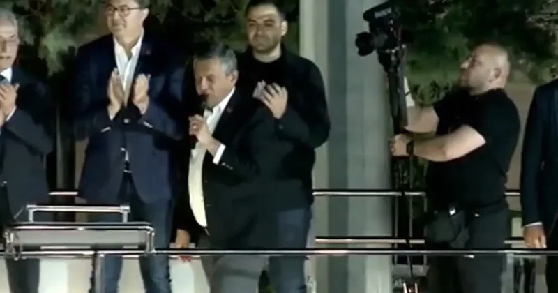 Özgür Özel CHP Genel Merkezi nde partililere sesleniyor: Haysiyetimizin çiğnenmesine asla izin vermeyiz