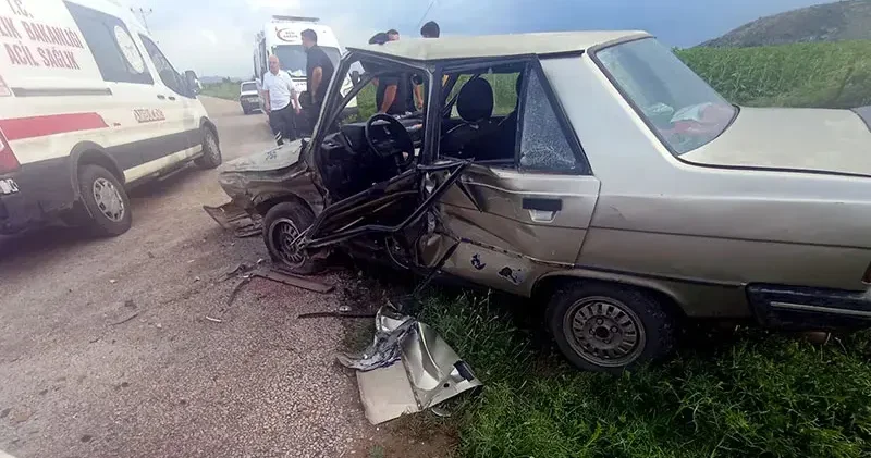 Adana da iki otomobil çarpıştı: 1’i bebek 7 yaralı
