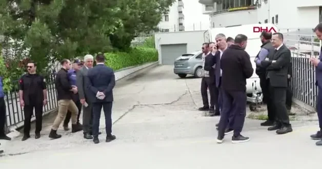 Kılıçdaroğlu’na evinin önünde tezahürat: Dikkat çeken slogan!