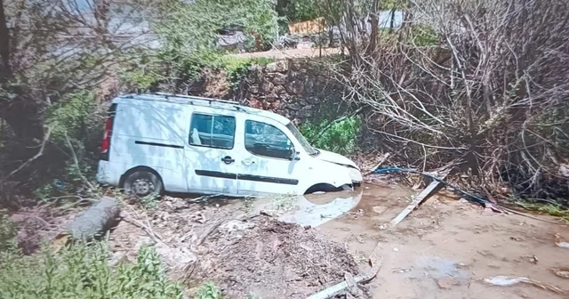 Kontrolden çıkan araç sulama kanalına savruldu: 1 yaralı Malatya Haberleri