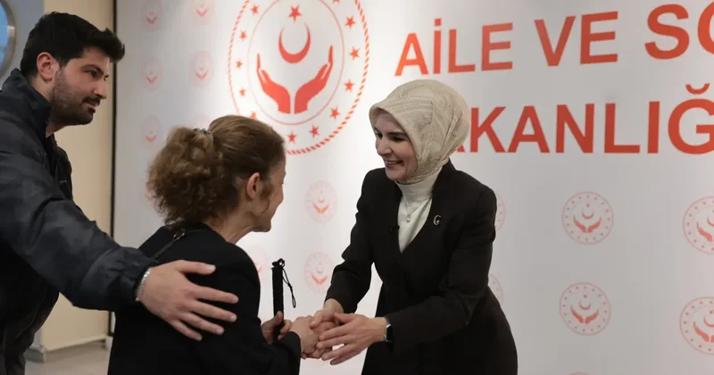 Bakan Göktaş, bakanlık personeli ile bayramlaştı