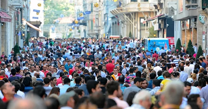 Gençler Türkiye’den ümidini kesmiş Sözcü Gazetesi