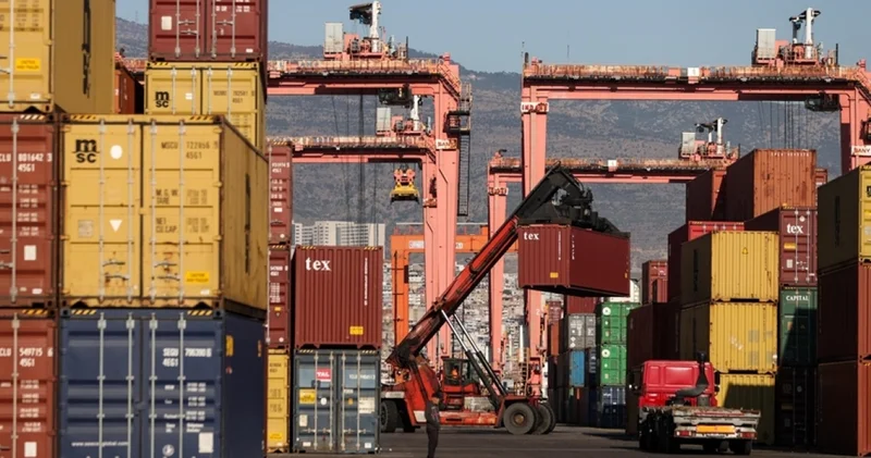 Nisanda dış ticaret açığı düştü