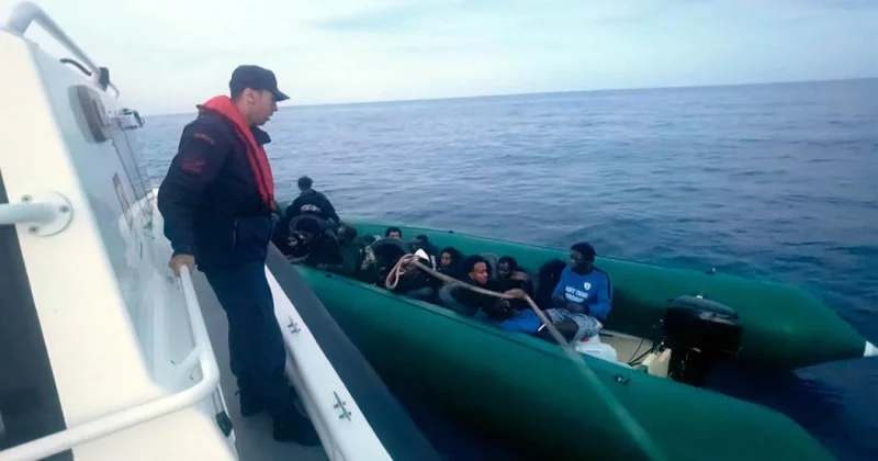 İzmir de 26 düzensiz göçmen yakalandı