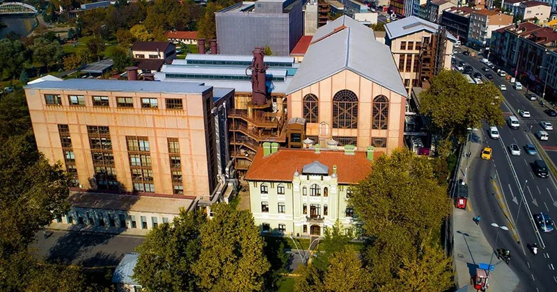 İstanbul Bilgi Üniversitesi, Cumhurbaşkanlığı kararıyla kapatıldı.