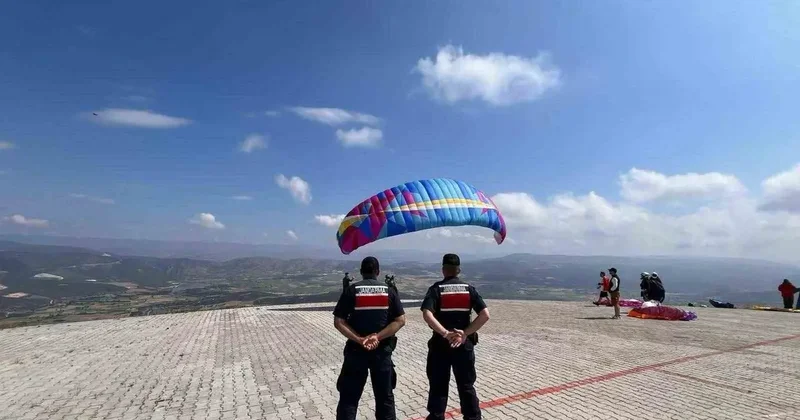 Bilecik’te yamaç paraşütü etkinliği