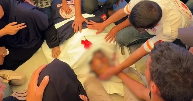 İsrail Gazze de sivil aracı vurdu: Sınavdan çıkan genç kız ve sağlık görevlisi katledildi VİDEO İZLE