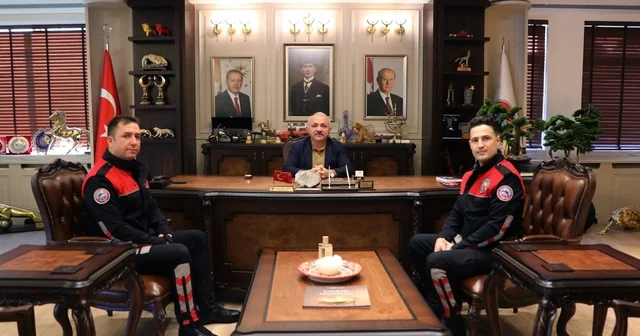 Başkan Esen, heimlich manevrasıyla hayat kurtaran polis memurlarını tebrik etti Çankırı Haberleri Habertürk Yerel Haberler