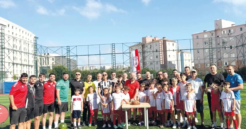 Babalar penaltı attı çocuklar tuttu