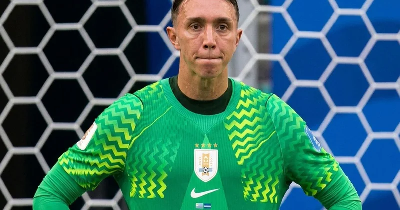 Muslera 30 metreden gol yedi, Yeşil Burun Adaları yine tarih yazdı
