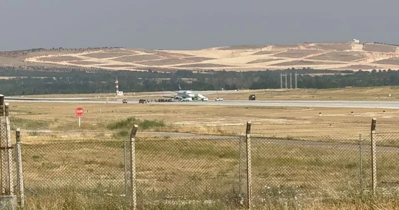 Uçağın iniş takımları arızalandı